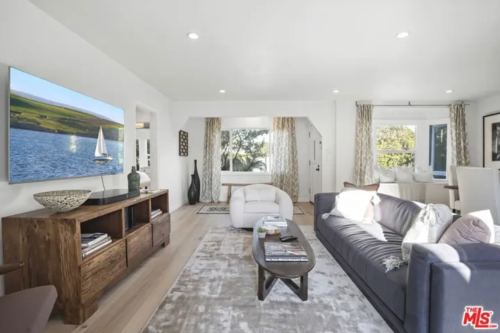 11700 Huston Street, Valley Village, California 91607