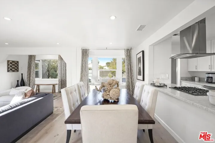 11700 Huston Street, Valley Village, California 91607