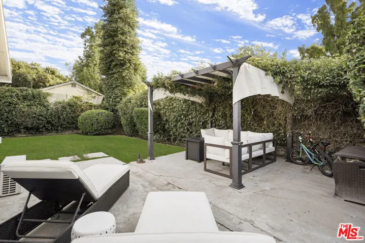 11700 Huston Street, Valley Village, California 91607