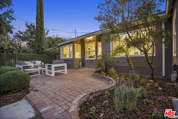 11700 Huston Street, Valley Village, California 91607