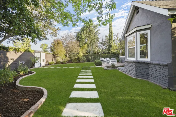 11700 Huston Street, Valley Village, California 91607