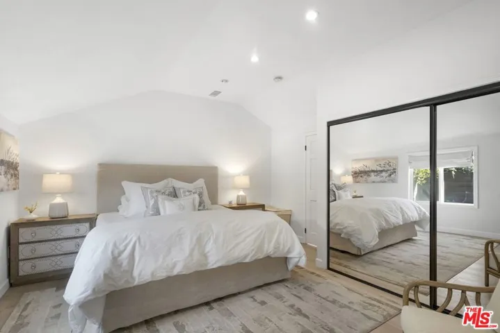 11700 Huston Street, Valley Village, California 91607