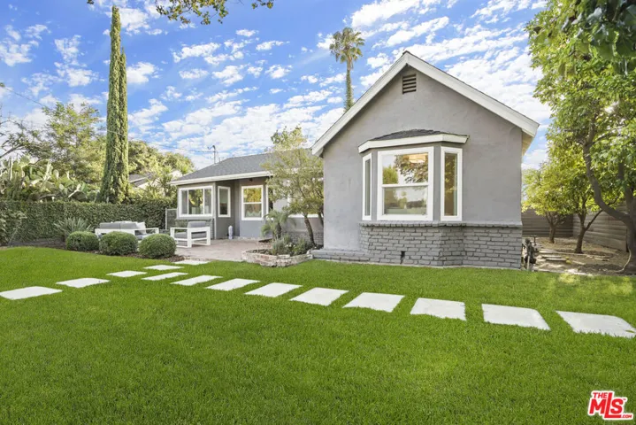 11700 Huston Street, Valley Village, California 91607