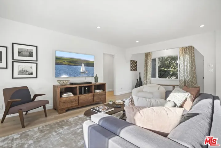 11700 Huston Street, Valley Village, California 91607