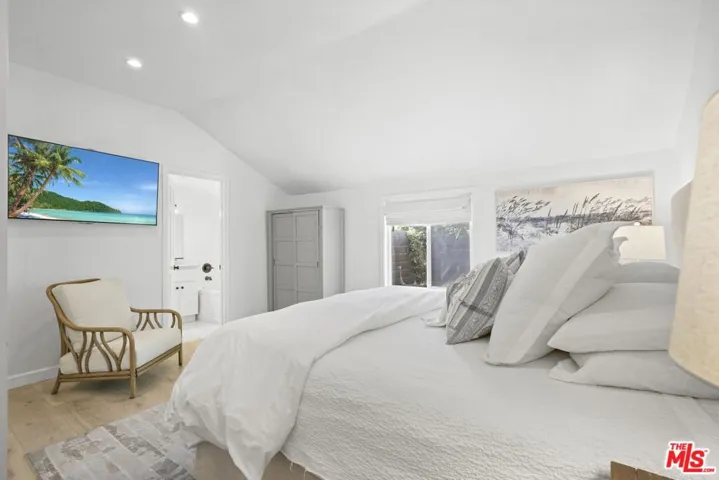 11700 Huston Street, Valley Village, California 91607