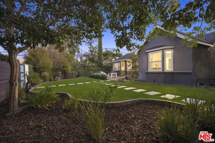 11700 Huston Street, Valley Village, California 91607