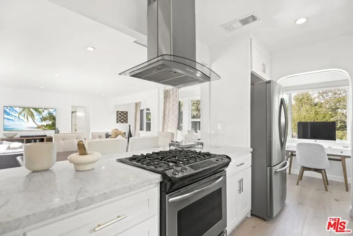 11700 Huston Street, Valley Village, California 91607