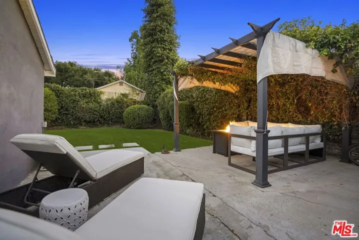 11700 Huston Street, Valley Village, California 91607