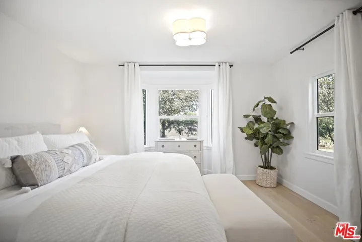 11700 Huston Street, Valley Village, California 91607