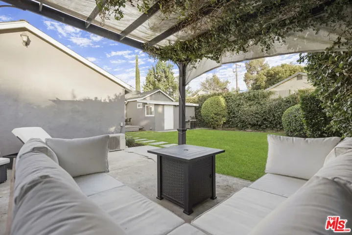 11700 Huston Street, Valley Village, California 91607