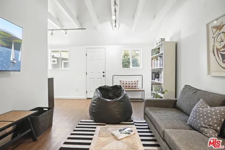 11700 Huston Street, Valley Village, California 91607