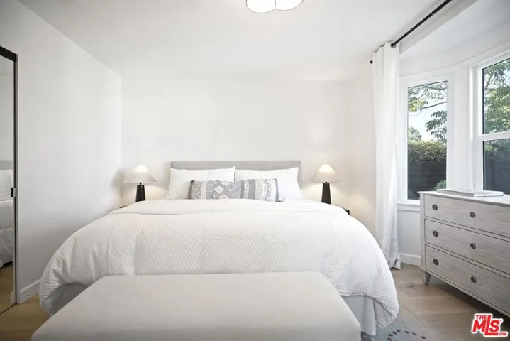 11700 Huston Street, Valley Village, California 91607