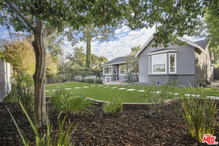 11700 Huston Street, Valley Village, California 91607
