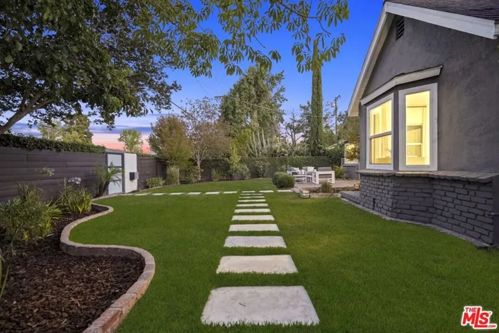 11700 Huston Street, Valley Village, California 91607
