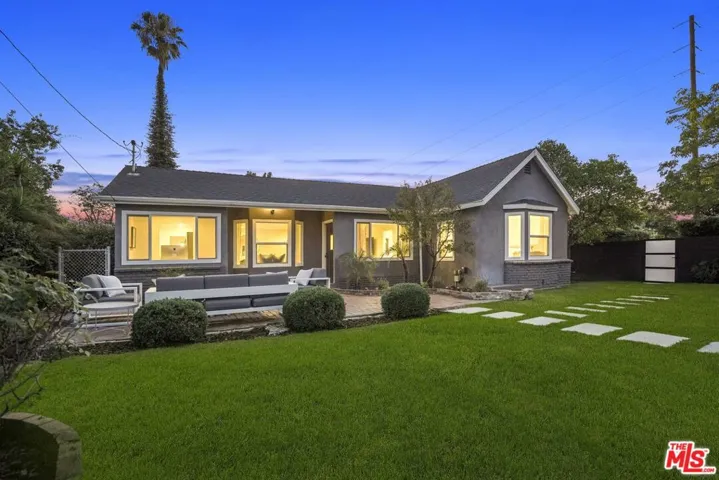 11700 Huston Street, Valley Village, California 91607