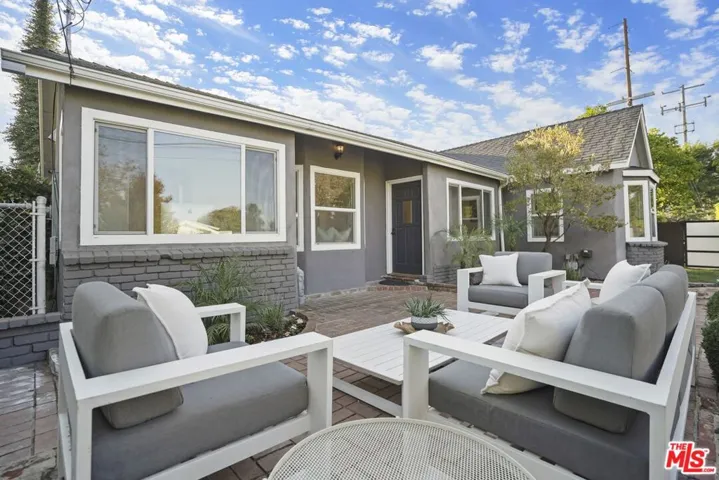 11700 Huston Street, Valley Village, California 91607