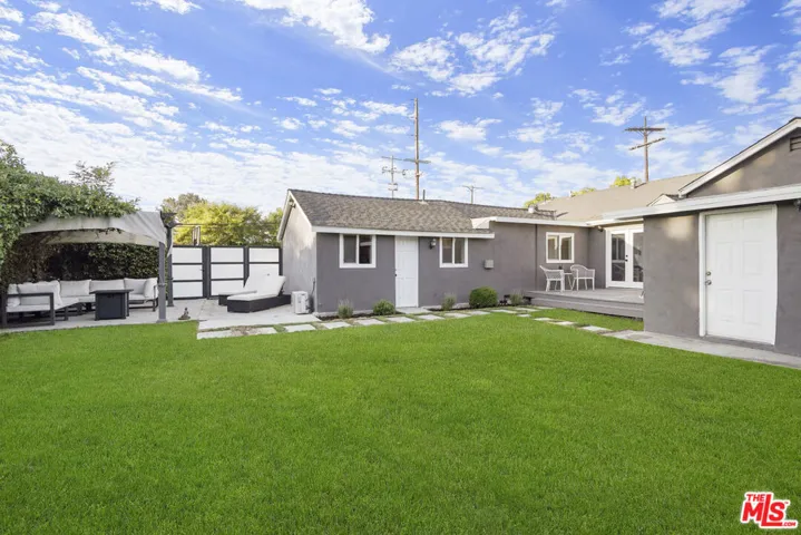 11700 Huston Street, Valley Village, California 91607