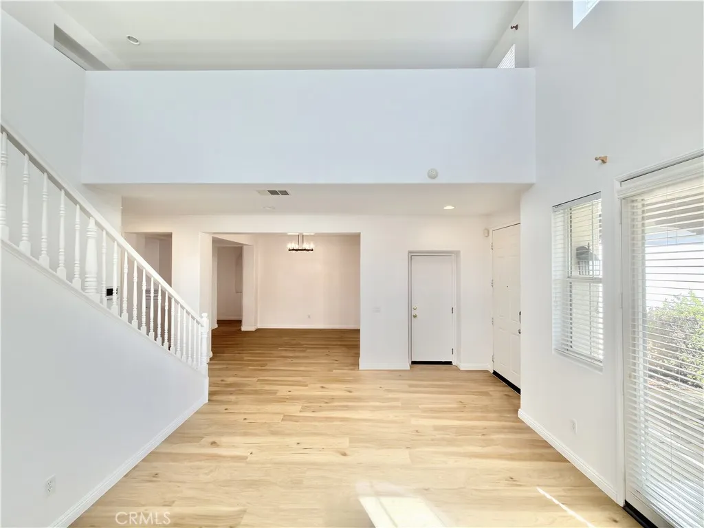 34619 Chinaberry, Winchester, California 92596 home-pic-6