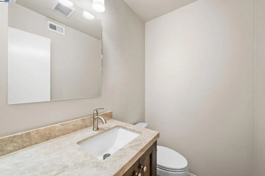 2864 El Capitan Dr, Pleasanton, California 94566 home-pic-11