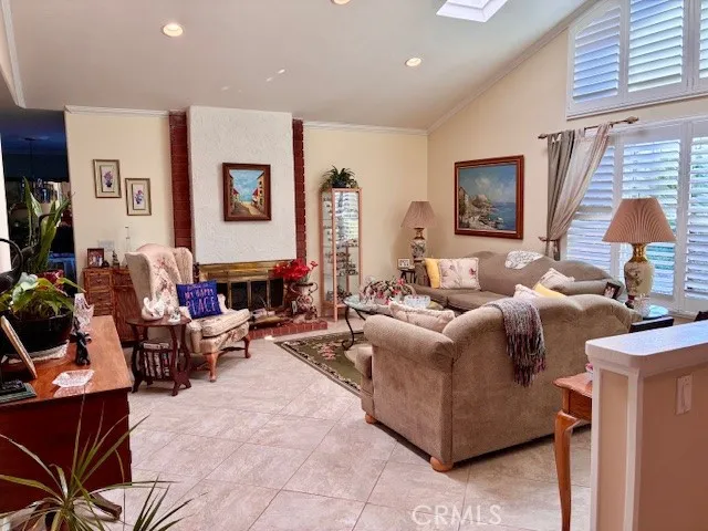 1346 S South Hills Drive, West Covina, California 91791 home-pic-2