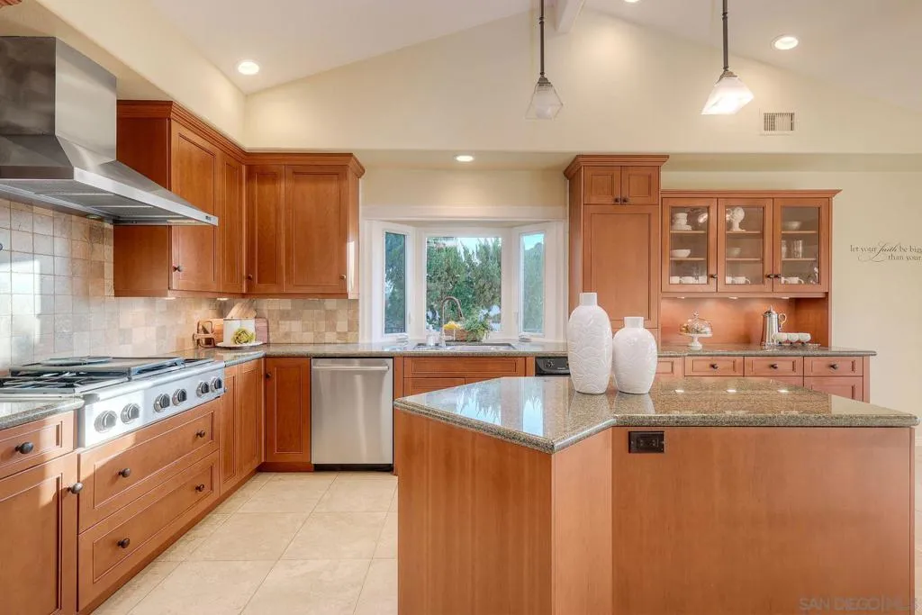 14036 Tierra Bonita Road, Poway, California 92064 home-pic-12