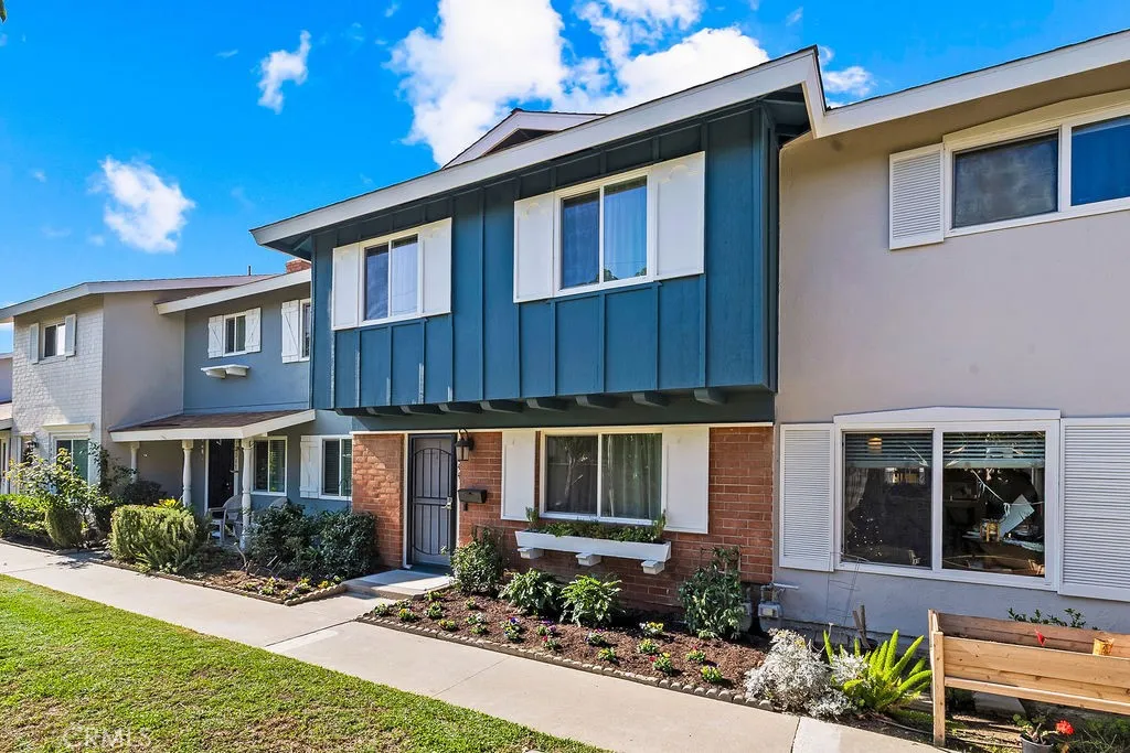 19844 Berkshire, Huntington Beach, California 92646 home-pic-1
