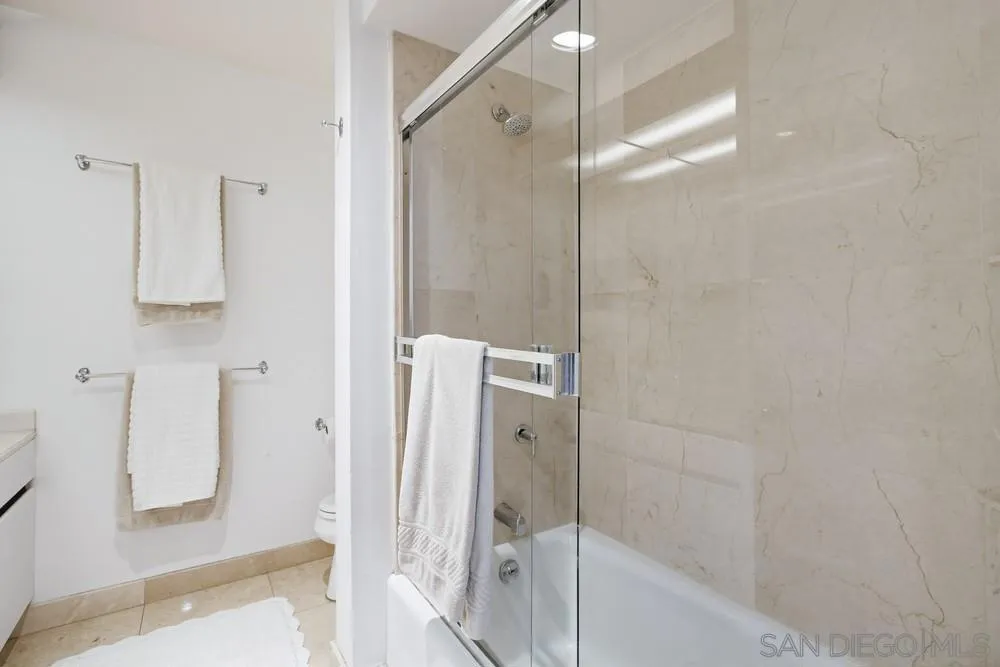 1820 Avenida Del Mundo 108, Coronado, California 92118 home-pic-40