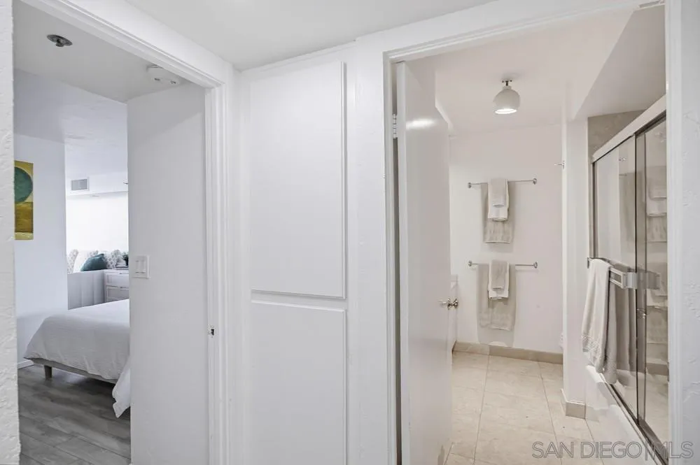 1820 Avenida Del Mundo 108, Coronado, California 92118 home-pic-31