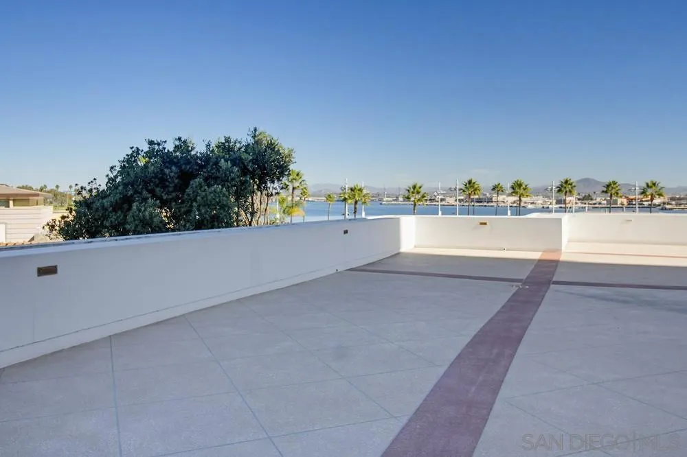 1820 Avenida Del Mundo 108, Coronado, California 92118 home-pic-47