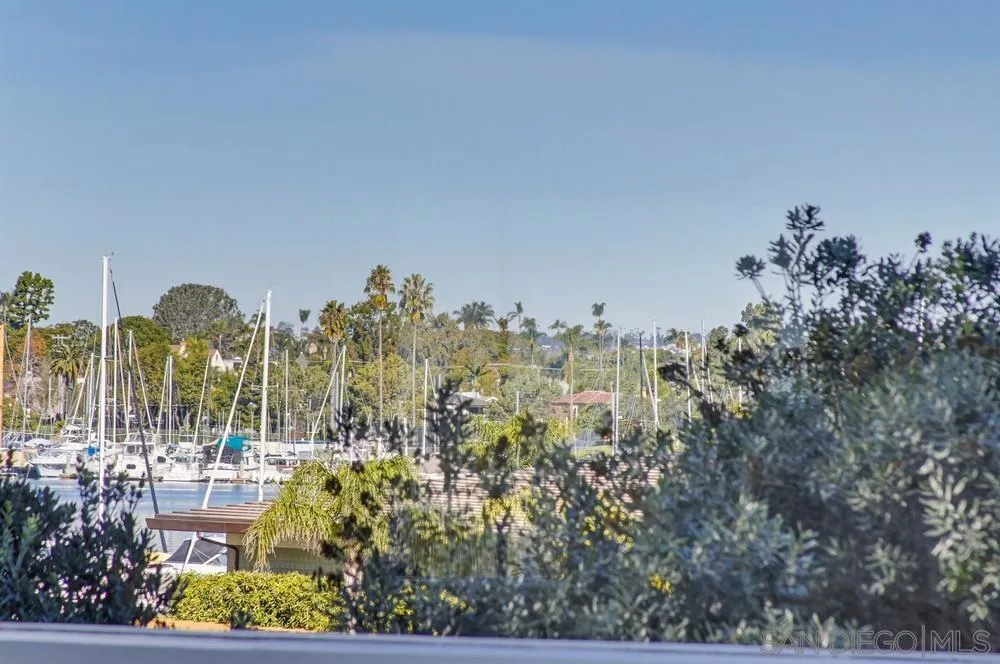 1820 Avenida Del Mundo 108, Coronado, California 92118 home-pic-45