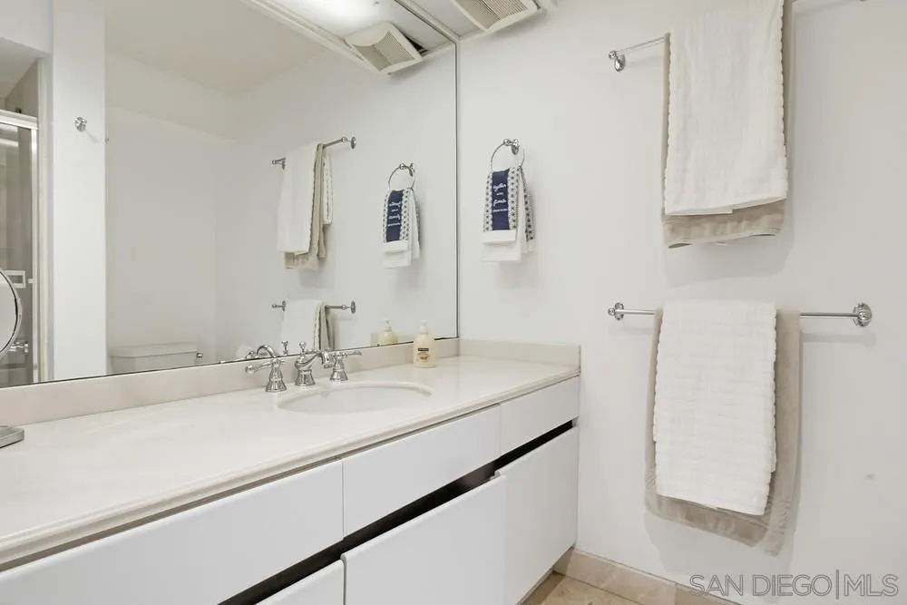 1820 Avenida Del Mundo 108, Coronado, California 92118 home-pic-39