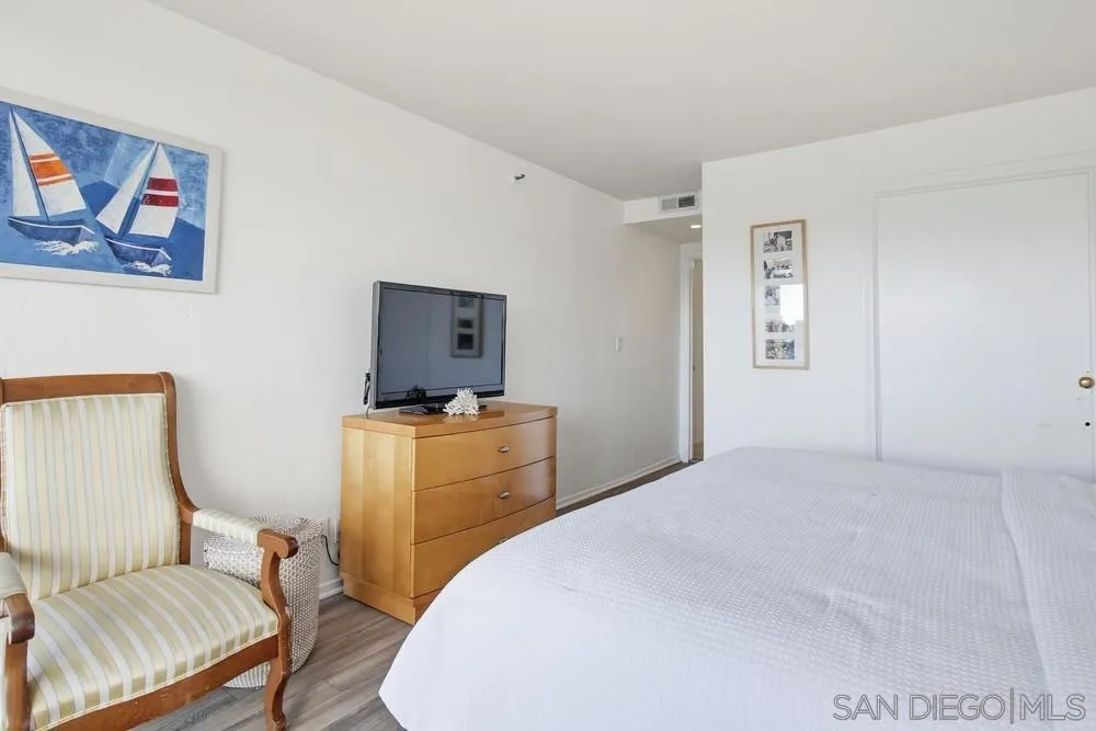 1820 Avenida Del Mundo 108, Coronado, California 92118 home-pic-33
