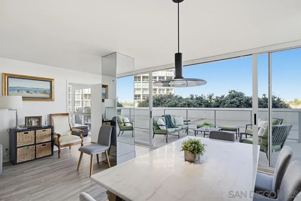 1820 Avenida Del Mundo 108, Coronado, California 92118 home-pic-7