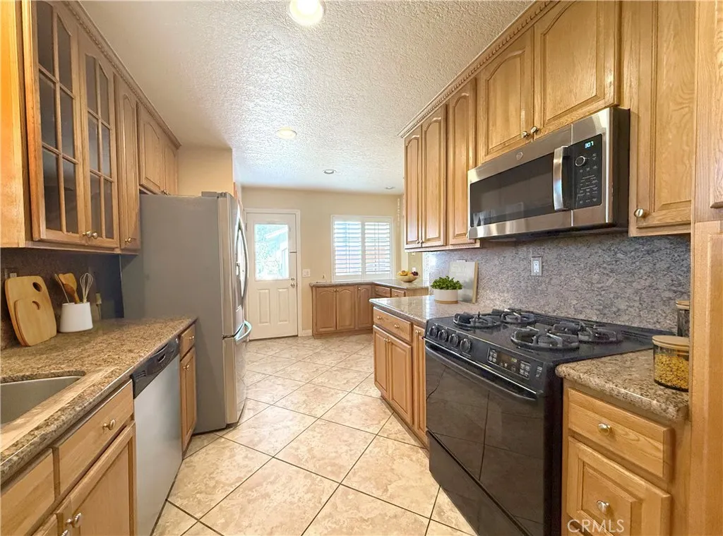 12349 Crepe Myrtle Avenue, Chino, California 91710 home-pic-6