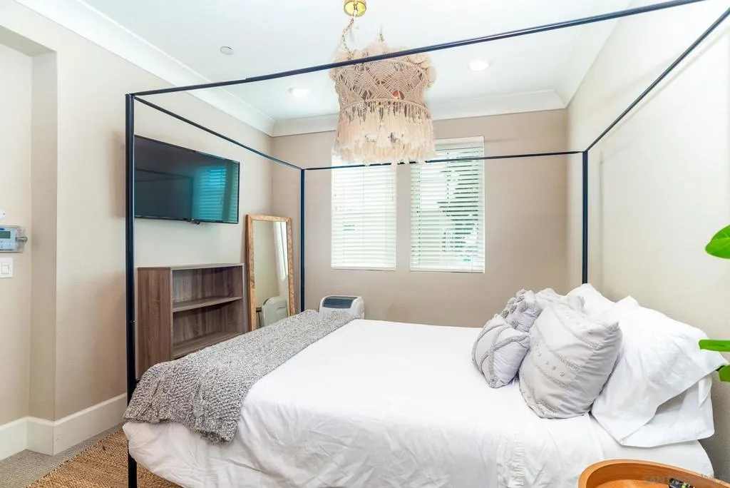 807 Santa Barbara Pl, San Diego, California 92109 home-pic-32