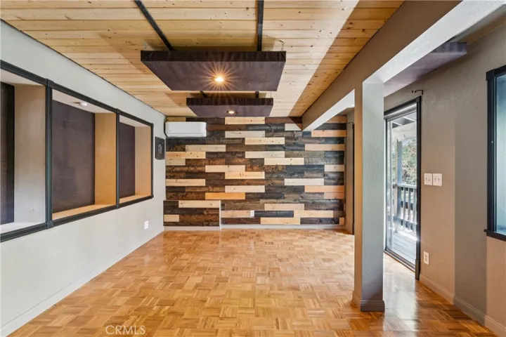 337 Wylerhorn, Crestline, California 92325
