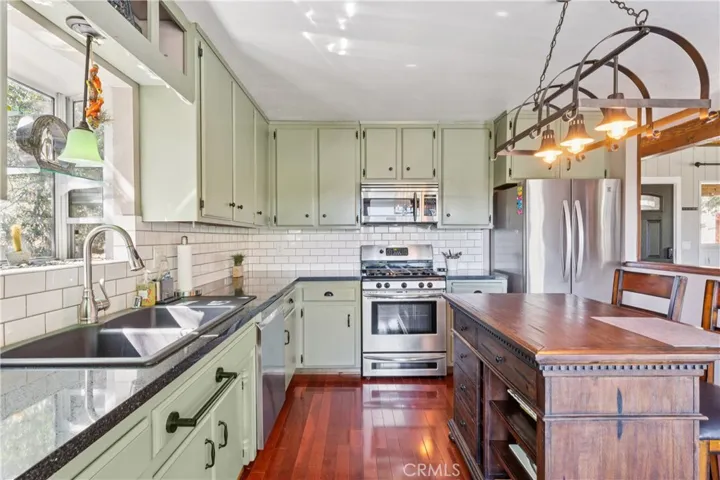 337 Wylerhorn, Crestline, California 92325