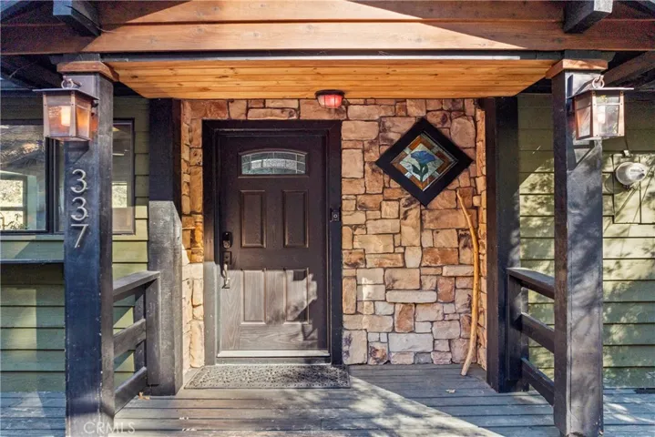 337 Wylerhorn, Crestline, California 92325