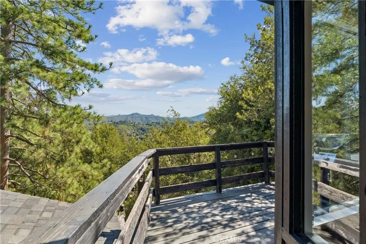 337 Wylerhorn, Crestline, California 92325