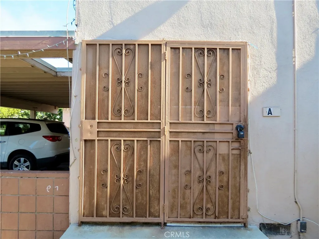 212 W 84th, Los Angeles, California 90003 home-pic-2