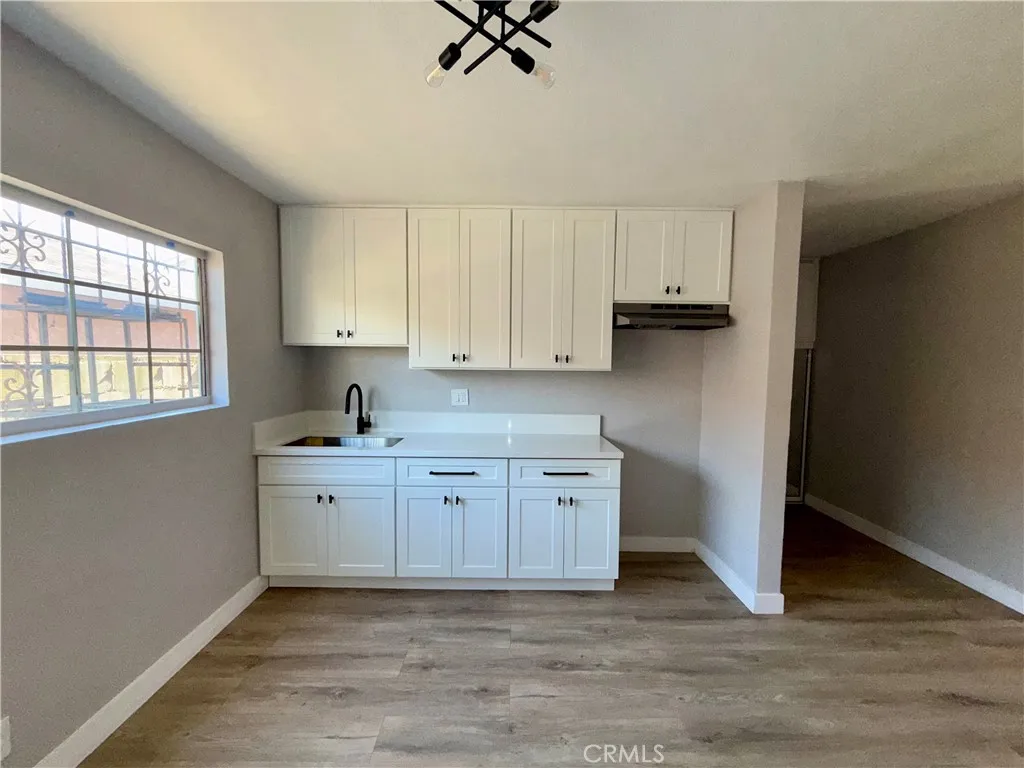 212 W 84th, Los Angeles, California 90003 home-pic-3