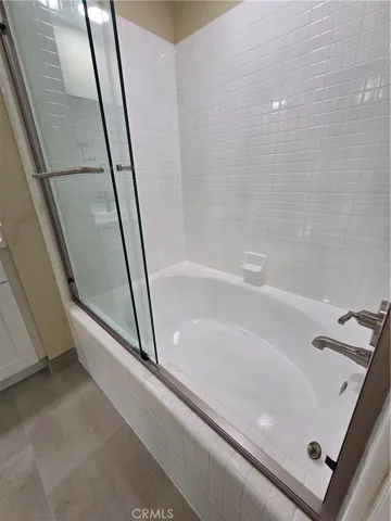 Large Bathtubs
