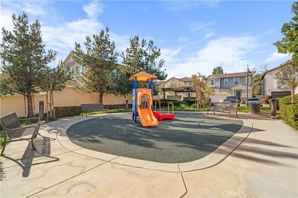 227 Promenade, Pomona, California 91767 home-pic-29