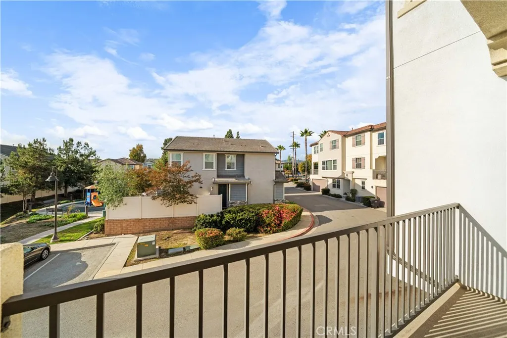 227 Promenade, Pomona, California 91767 home-pic-41