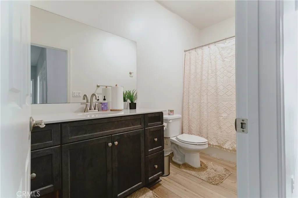 7552 Honeybell Court, Riverside, California 92507 home-pic-14