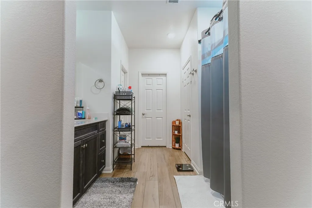 7552 Honeybell Court, Riverside, California 92507 home-pic-17