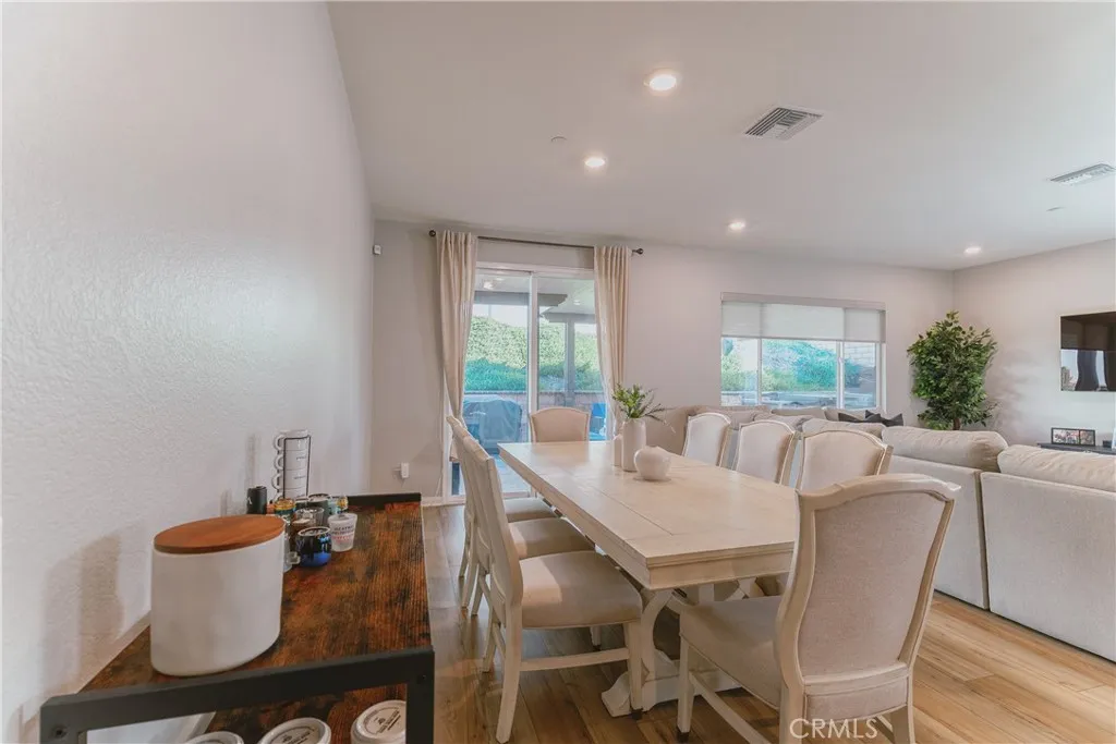 7552 Honeybell Court, Riverside, California 92507 home-pic-27