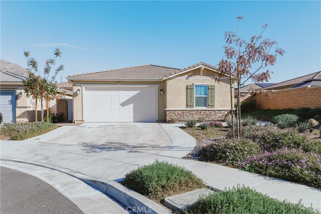 7552 Honeybell Court, Riverside, California 92507 home-pic-0