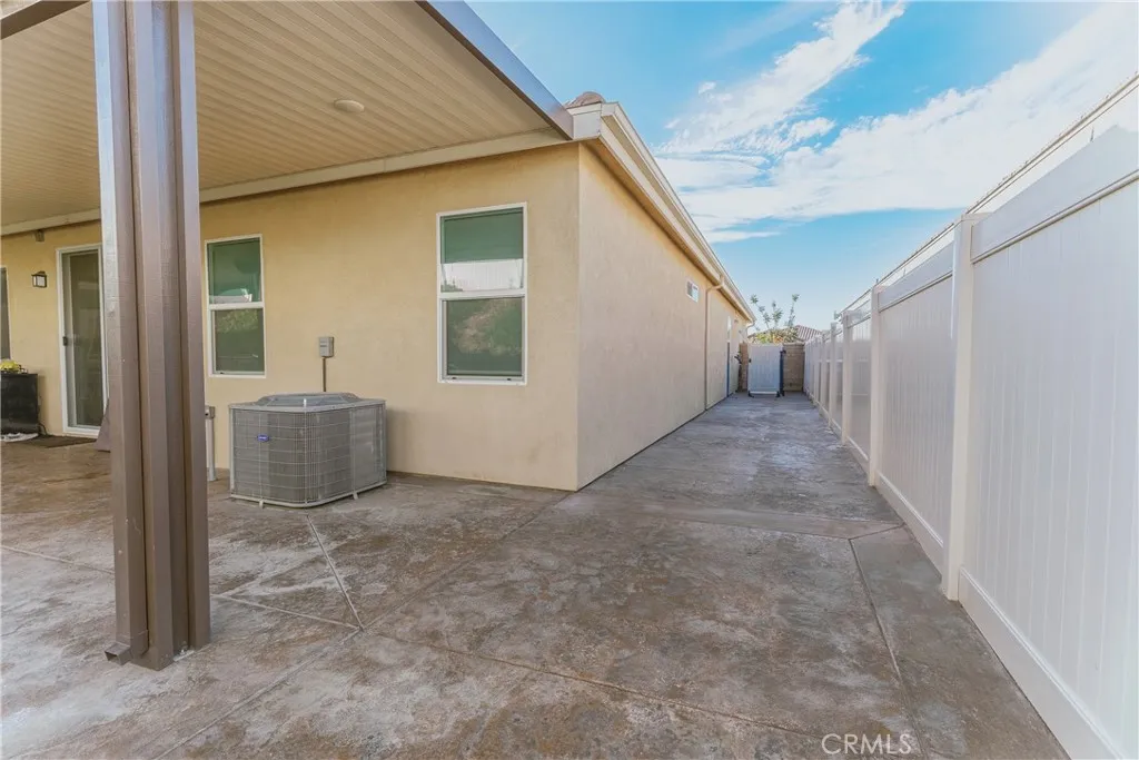 7552 Honeybell Court, Riverside, California 92507 home-pic-23