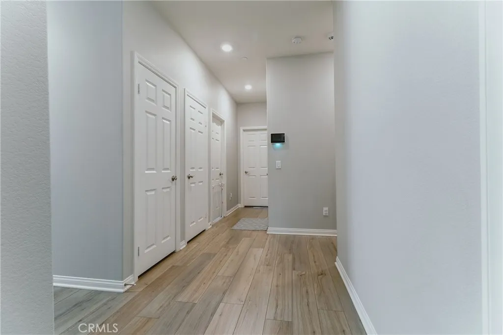 7552 Honeybell Court, Riverside, California 92507 home-pic-4